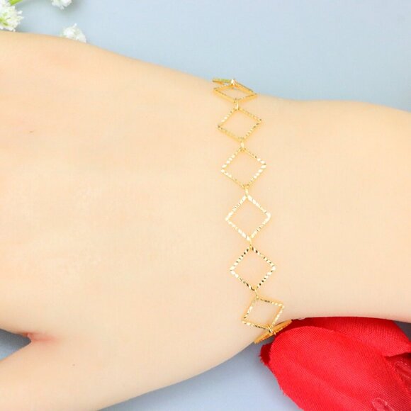 "Elegant & Trendy Bracelet, A Perfect Gift for Women, Thoughtful, EVCH1704 - Picture 3 of 10